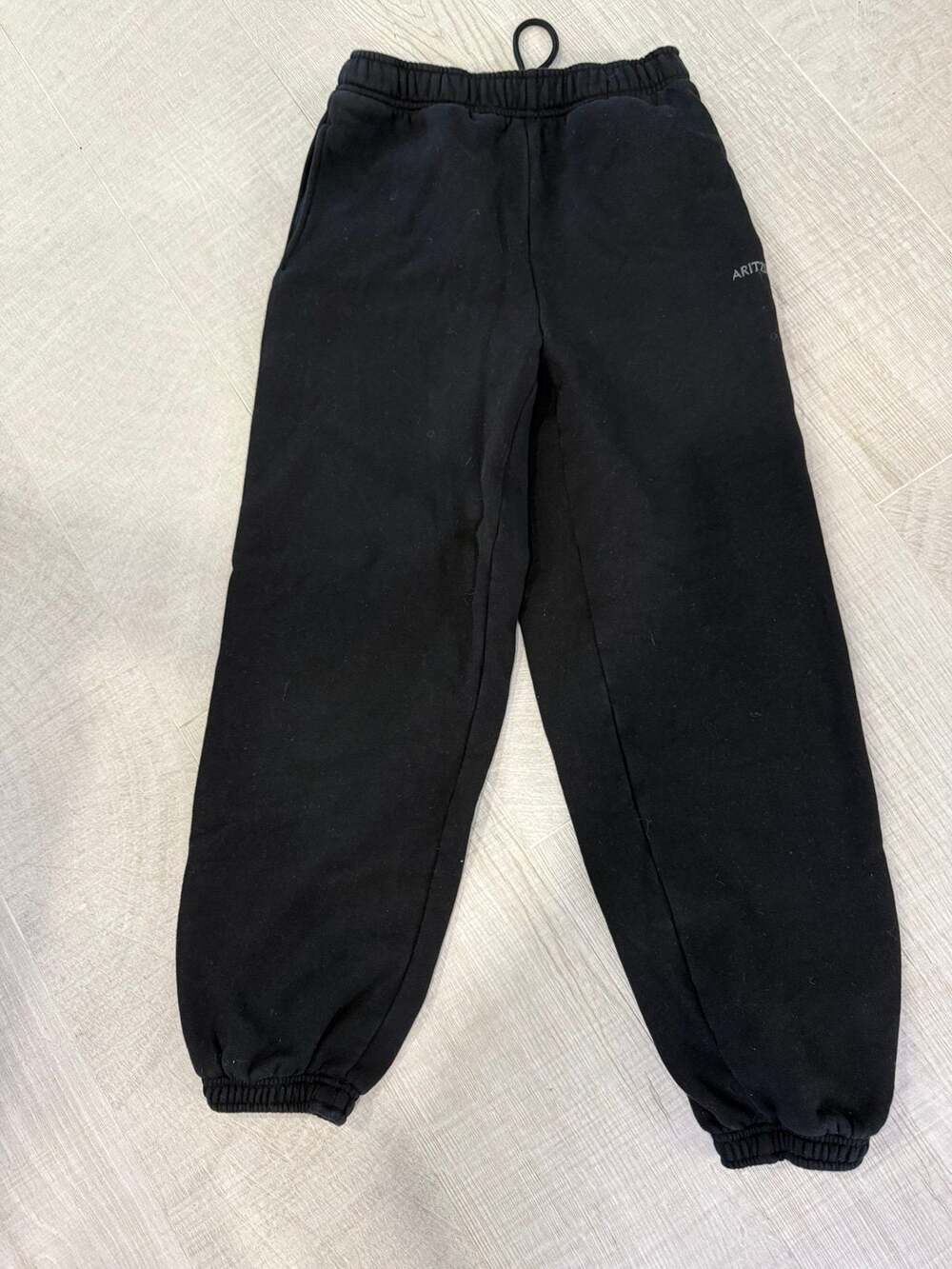 Aritzia Black Sweatpants - size small